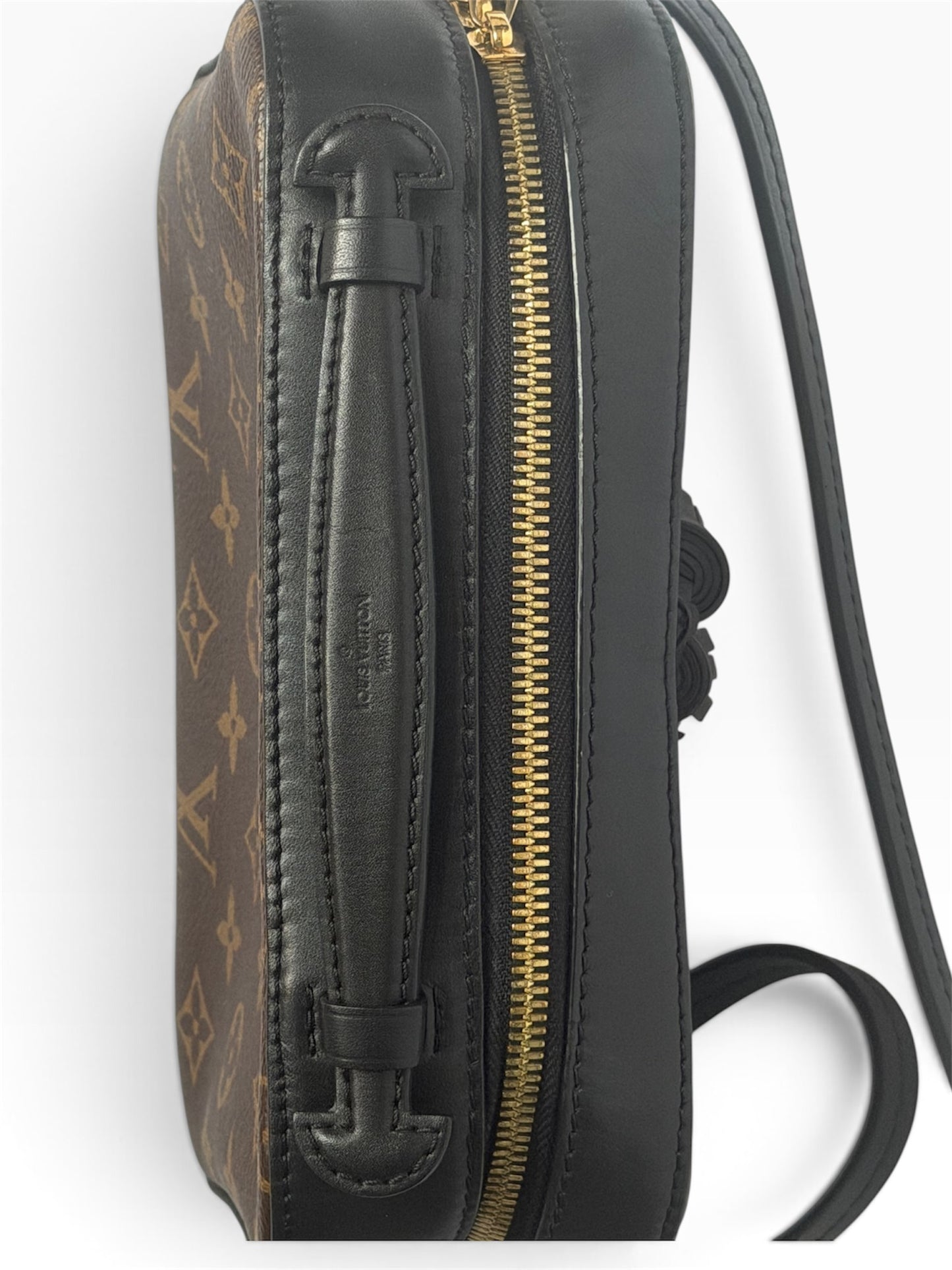 Louis Vuitton saintonge crossbody