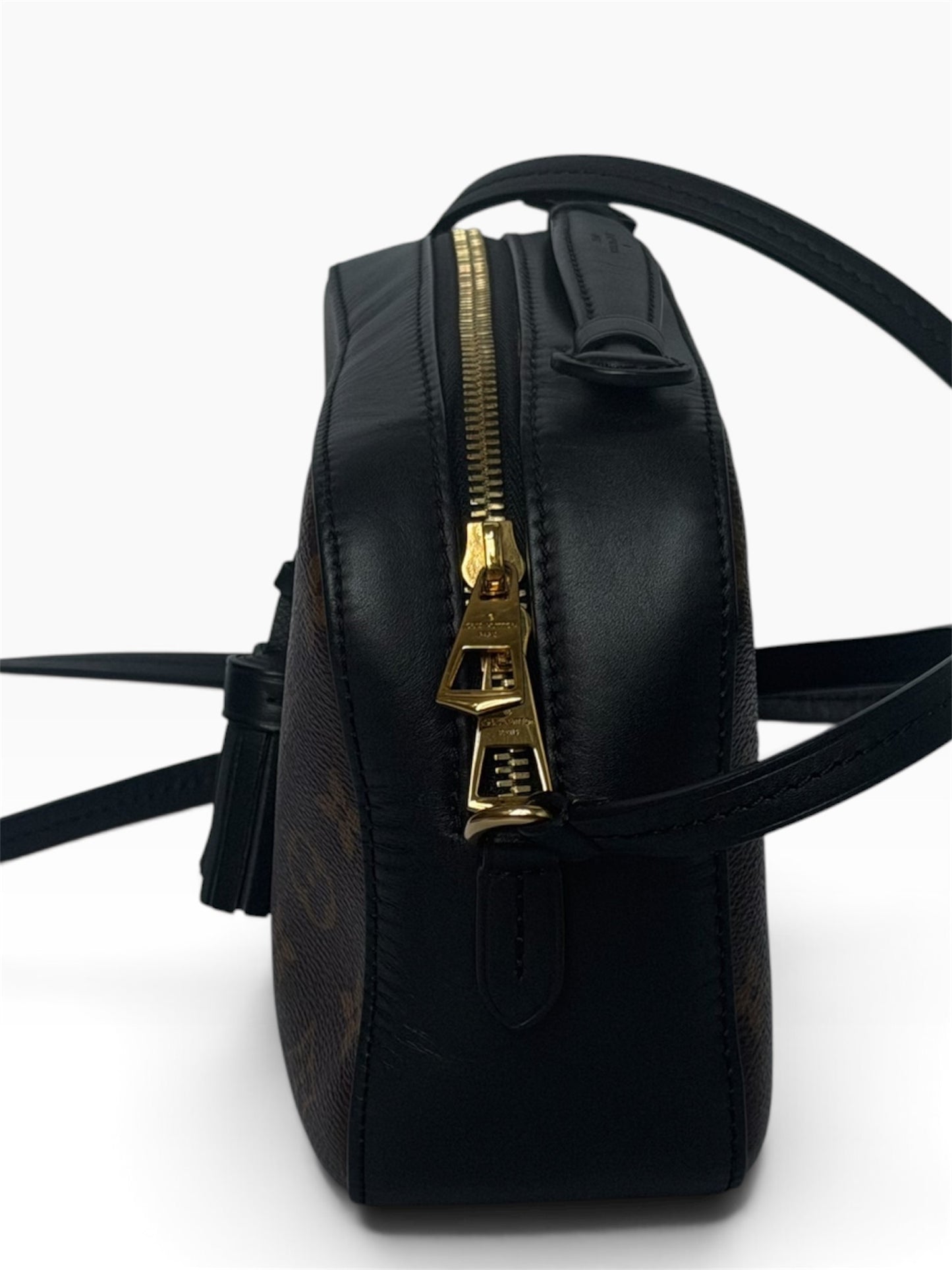 Louis Vuitton saintonge crossbody